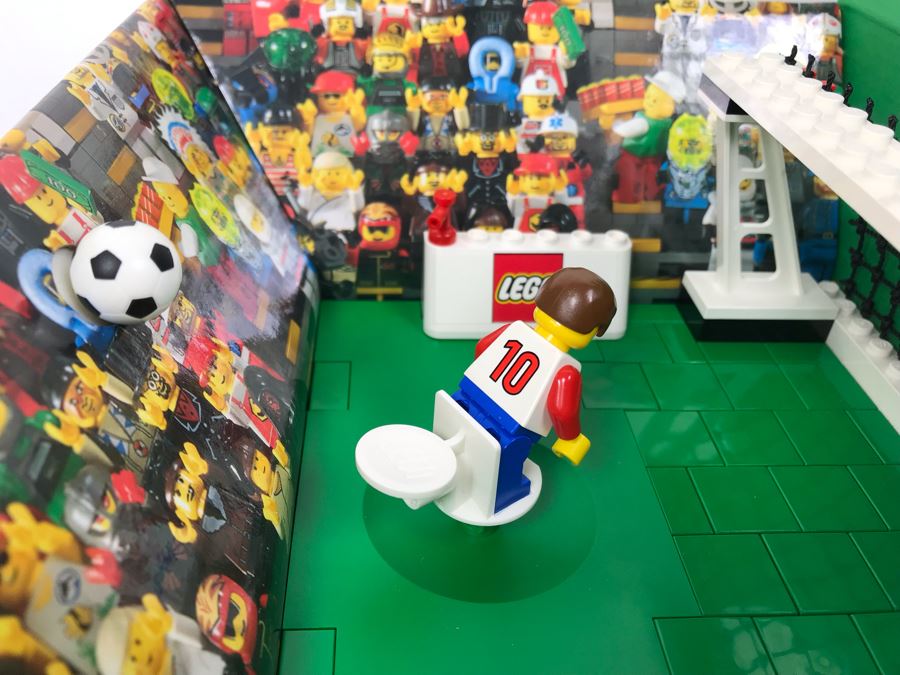 Pair Of Exclusive LEGO 2000 Soccer Samples [Photo 12]