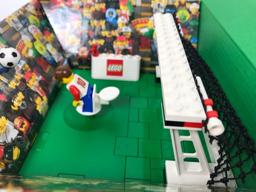 Pair Of Exclusive LEGO 2000 Soccer Samples [Photo 10]