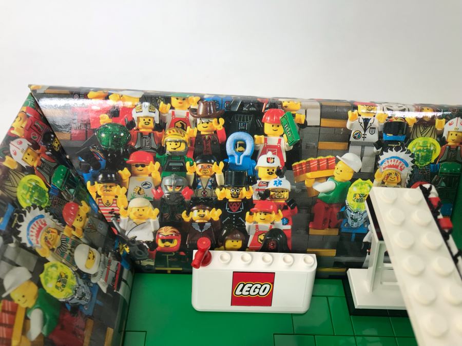 Pair Of Exclusive LEGO 2000 Soccer Samples [Photo 13]