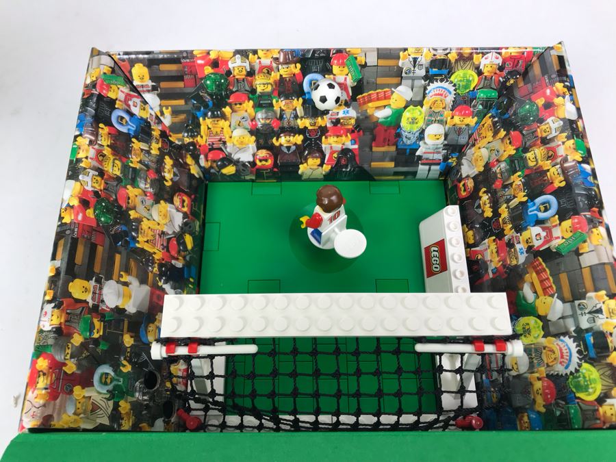 Pair Of Exclusive LEGO 2000 Soccer Samples [Photo 21]
