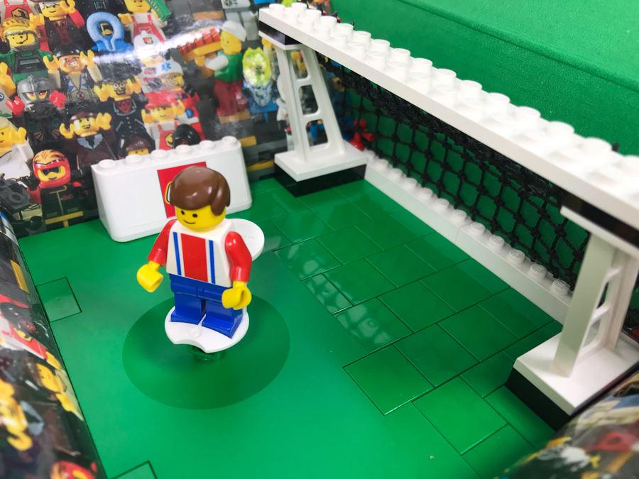 Pair Of Exclusive LEGO 2000 Soccer Samples [Photo 18]