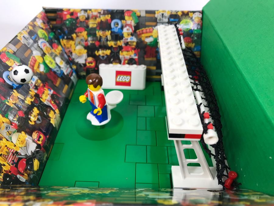 Pair Of Exclusive LEGO 2000 Soccer Samples [Photo 17]