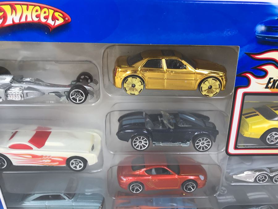 New 2007 Mattel Hot Wheels 10 Pack