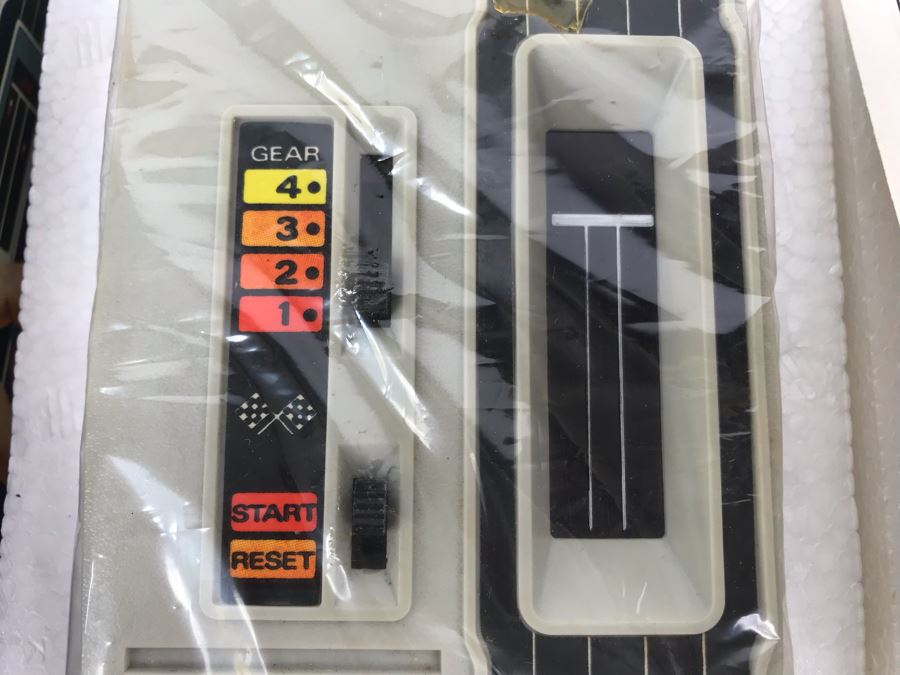 Vintage 1976 Mattel Electronics Portable Handheld Game Auto Race New In Box [Photo 12]