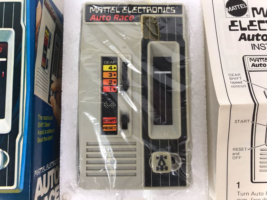 Vintage 1976 Mattel Electronics Portable Handheld Game Auto Race New In Box [Photo 10]