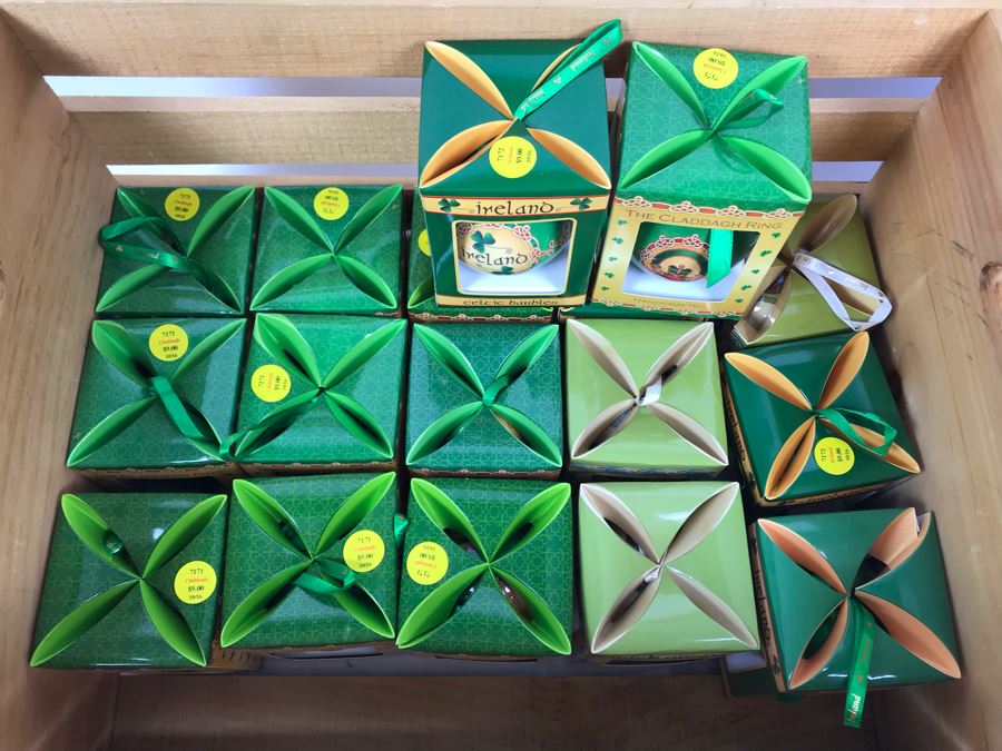 Wooden Crate, (17) New Irish Ornaments, (1) Irish Angel, (3) Irish Nativity Figurines And (2) Irish Christmas Plates With Metal Stands - Retails Over $300 [Photo 11]