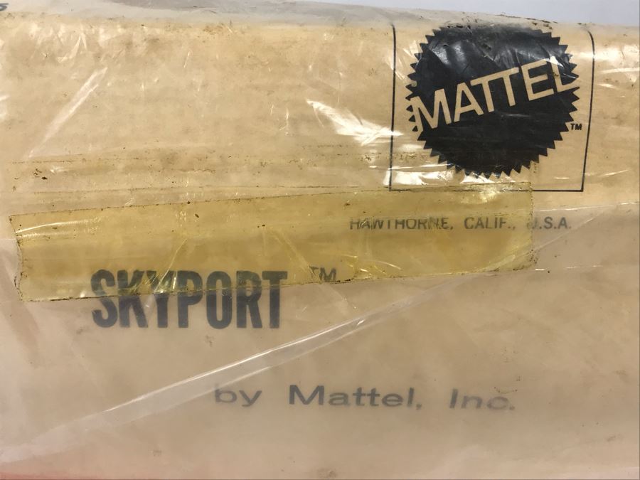 Vintage 1970 Mattel SkyPort With New 1968 Redline Hot Wheels Car Custom Fleetside Stock No. 10655 Missing Outer Box - See Photos [Photo 26]