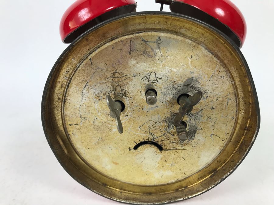 Vintage Mid-Century Red Chairman Mao Chinese Peoples Republic Communist Propaganda Mechanical Alarm Clock With Animated Worker Waving Red Book And Second Hand With Flying Plane [Photo 11]