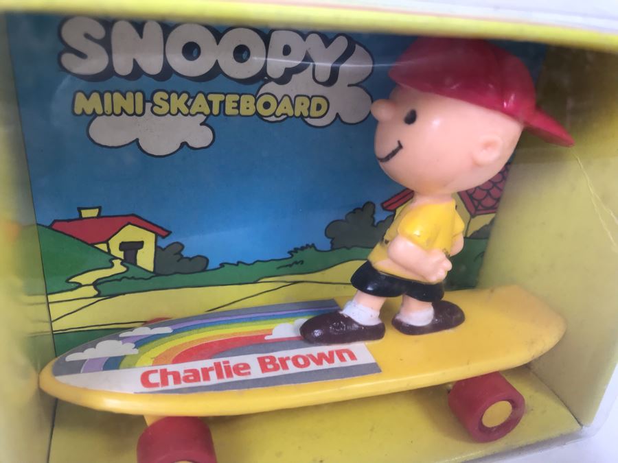 Vintage 1971 Snoopy Mini Skateboard Charlie Brown By Aviva Toy Co New In Box [Photo 3]