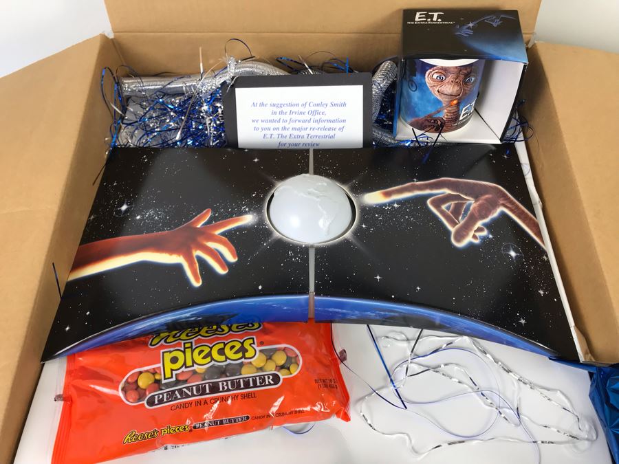 Exclusive E.T. Gift Box From Verizon To Client On The Major Re-Release Of E.T. The Extra Terrestrial With E.T. Coffee Cup And Collectible Movie Book - See Photos