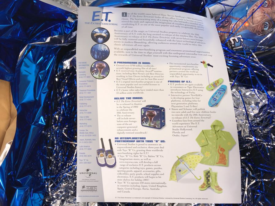 Exclusive E.T. Gift Box From Verizon To Client On The Major Re-Release Of E.T. The Extra Terrestrial With E.T. Coffee Cup And Collectible Movie Book - See Photos [Photo 16]