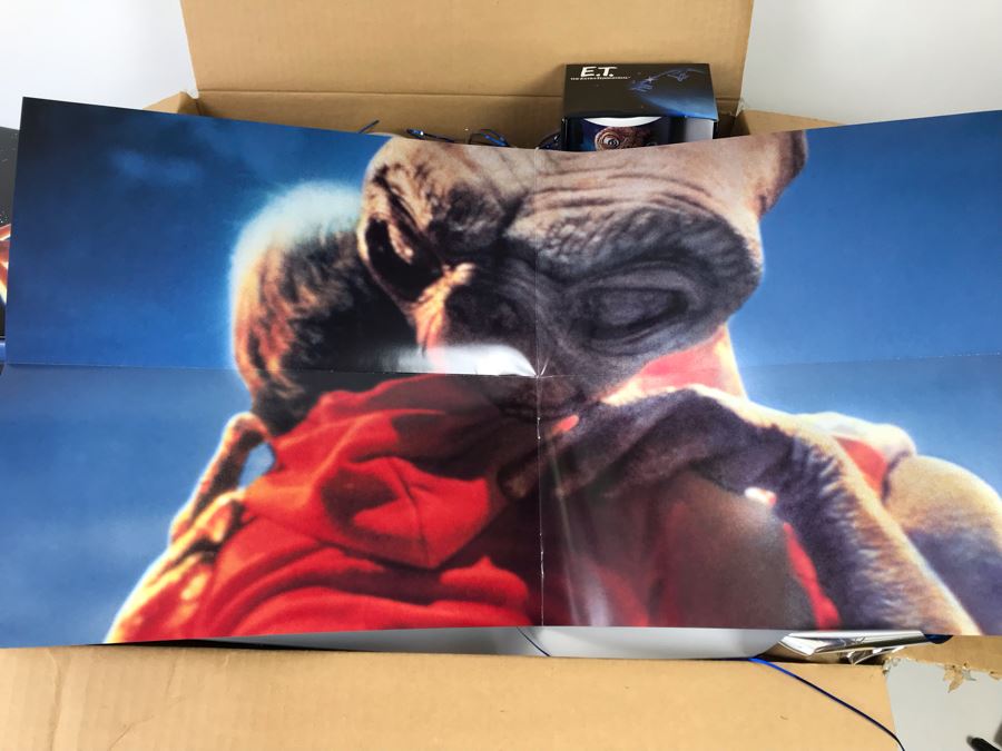 Exclusive E.T. Gift Box From Verizon To Client On The Major Re-Release Of E.T. The Extra Terrestrial With E.T. Coffee Cup And Collectible Movie Book - See Photos [Photo 30]