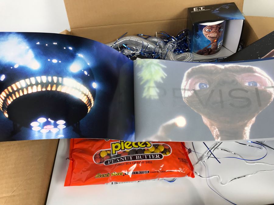 Exclusive E.T. Gift Box From Verizon To Client On The Major Re-Release Of E.T. The Extra Terrestrial With E.T. Coffee Cup And Collectible Movie Book - See Photos [Photo 23]