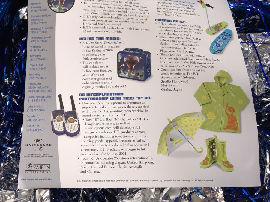 Exclusive E.T. Gift Box From Verizon To Client On The Major Re-Release Of E.T. The Extra Terrestrial With E.T. Coffee Cup And Collectible Movie Book - See Photos [Photo 18]