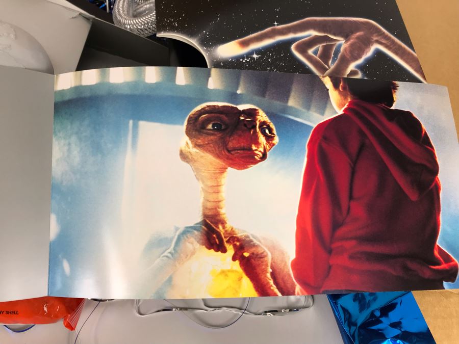 Exclusive E.T. Gift Box From Verizon To Client On The Major Re-Release Of E.T. The Extra Terrestrial With E.T. Coffee Cup And Collectible Movie Book - See Photos [Photo 39]