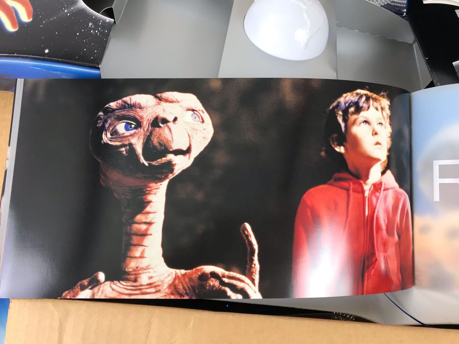 Exclusive E.T. Gift Box From Verizon To Client On The Major Re-Release Of E.T. The Extra Terrestrial With E.T. Coffee Cup And Collectible Movie Book - See Photos [Photo 35]