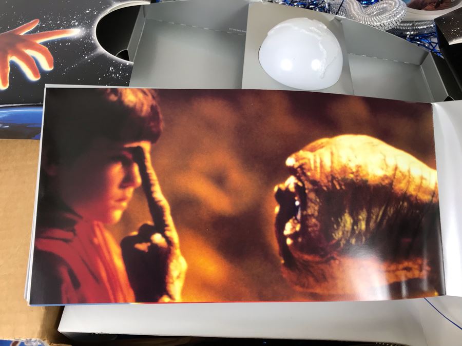 Exclusive E.T. Gift Box From Verizon To Client On The Major Re-Release Of E.T. The Extra Terrestrial With E.T. Coffee Cup And Collectible Movie Book - See Photos [Photo 28]