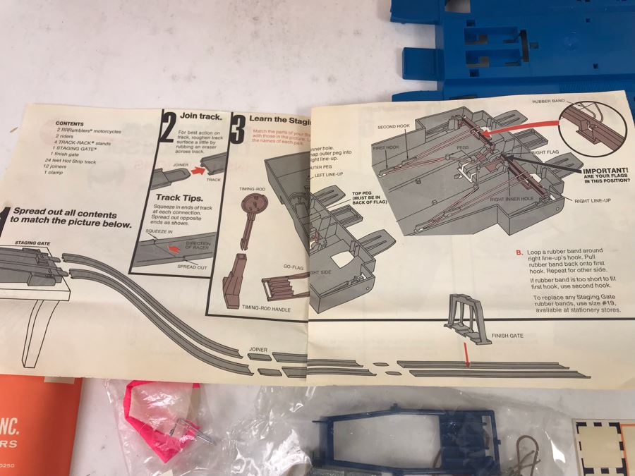 Vintage 1971 Mattel INCOMPLETE Rrrumblers Dude Feud Set With Box Missing RRRumblers Motorcycles - See Photos [Photo 39]