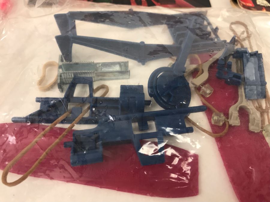 Vintage 1971 Mattel INCOMPLETE Rrrumblers Dude Feud Set With Box Missing RRRumblers Motorcycles - See Photos [Photo 11]