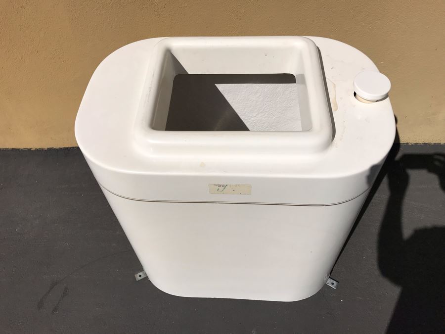 Fiberglass Bait Tank For Boat [Photo 3]