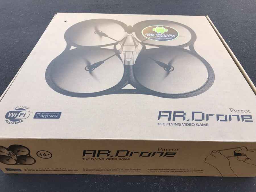 New Parrot AR Drone The Flying Video Game [Photo 3]
