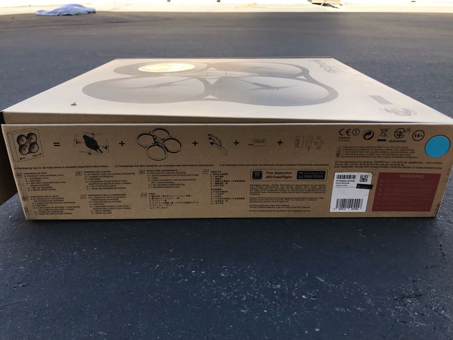 New Parrot AR Drone The Flying Video Game [Photo 7]