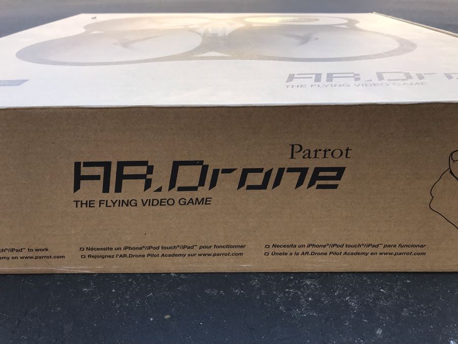 New Parrot AR Drone The Flying Video Game [Photo 5]