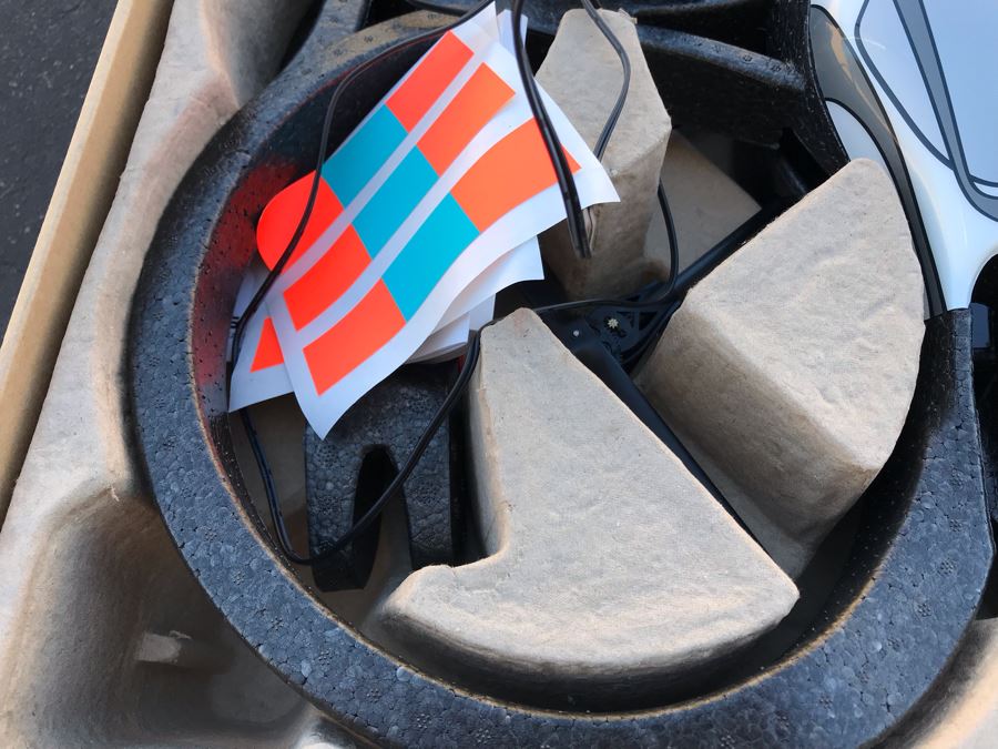 New Parrot AR Drone The Flying Video Game [Photo 13]