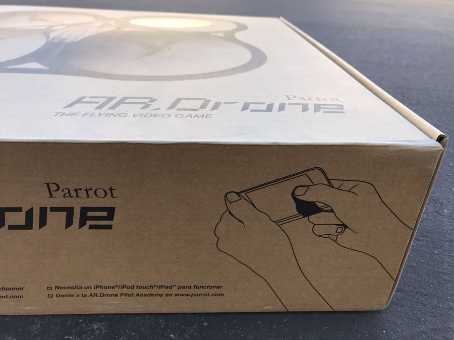 New Parrot AR Drone The Flying Video Game [Photo 6]