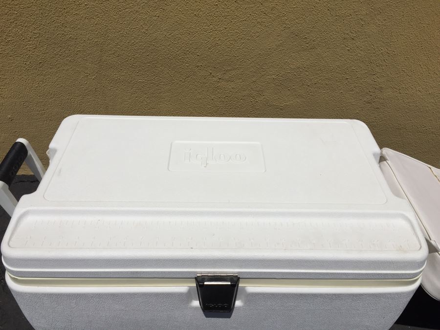 IGLOO Marine Elite Cooler Ice Chest With Seat Cushion [Photo 8]