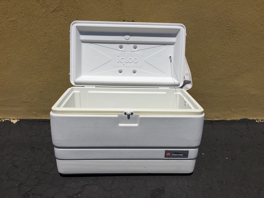 IGLOO Marine Elite Cooler Ice Chest With Seat Cushion [Photo 5]