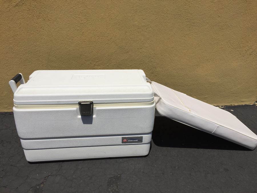 Igloo Marine Elite Cooler Ice Chest With Seat Cushion