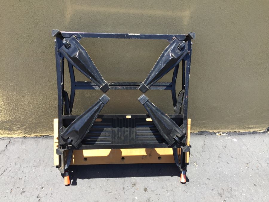 Black & Decker Workmate 300 Adjustable Work Bench [Photo 12]