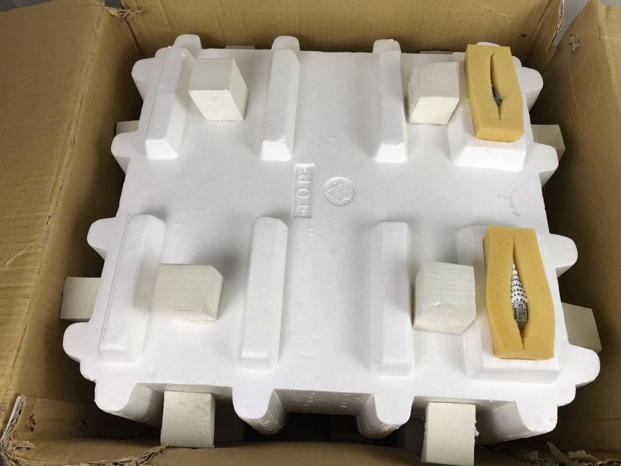 Danbury Mint Christmas In New York Sculpture Figurine With Box [Photo 32]