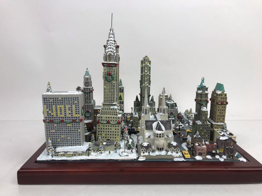 Danbury Mint Christmas In New York Sculpture Figurine With Box [Photo 22]