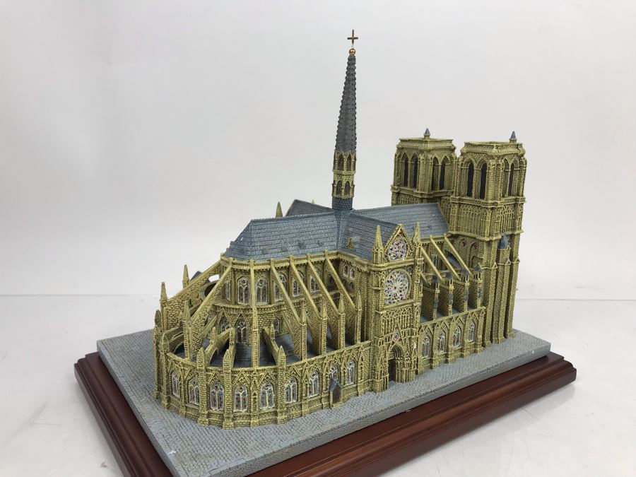 Danbury Mint Notre Dame Collection Of Historic Catholic Churches Sculpture Figurine With Box [Photo 11]