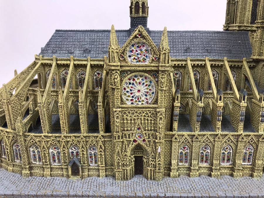 Danbury Mint Notre Dame Collection Of Historic Catholic Churches Sculpture Figurine With Box [Photo 13]