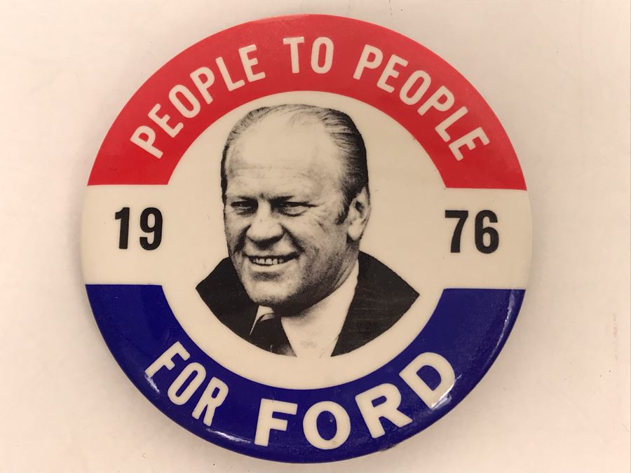 ‌Vintage 1976 People To People For Ford Political Campaign Button [Photo 1]