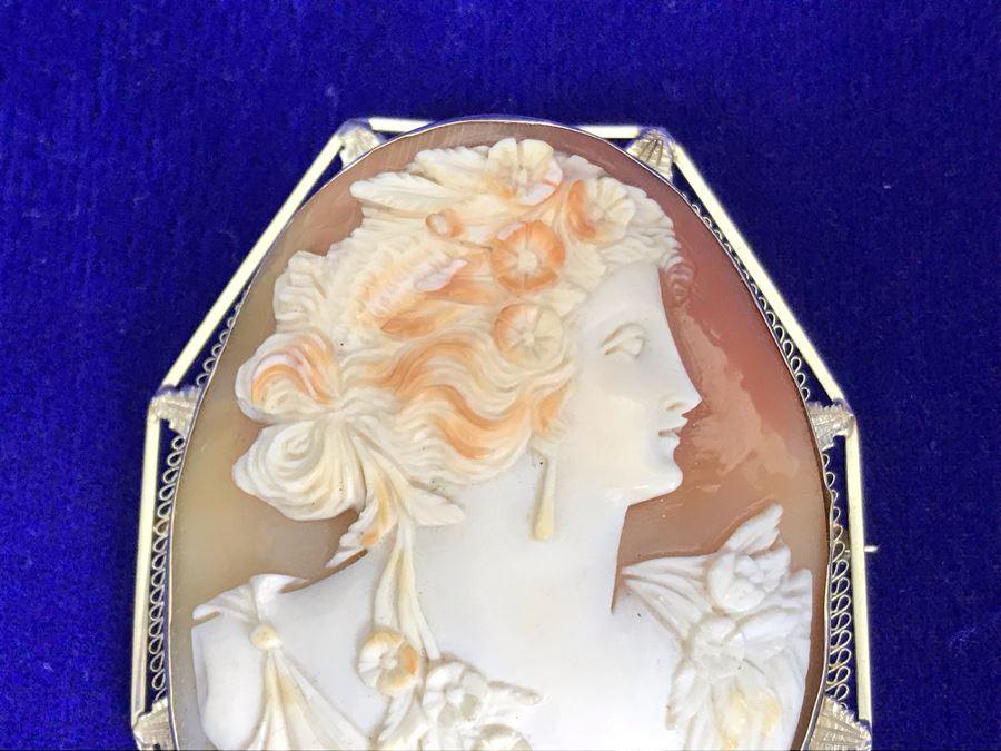 Antique 14K Gold Carved Shell Cameo Brooch Pin 21.4g 2.5” X 2” [Photo 12]