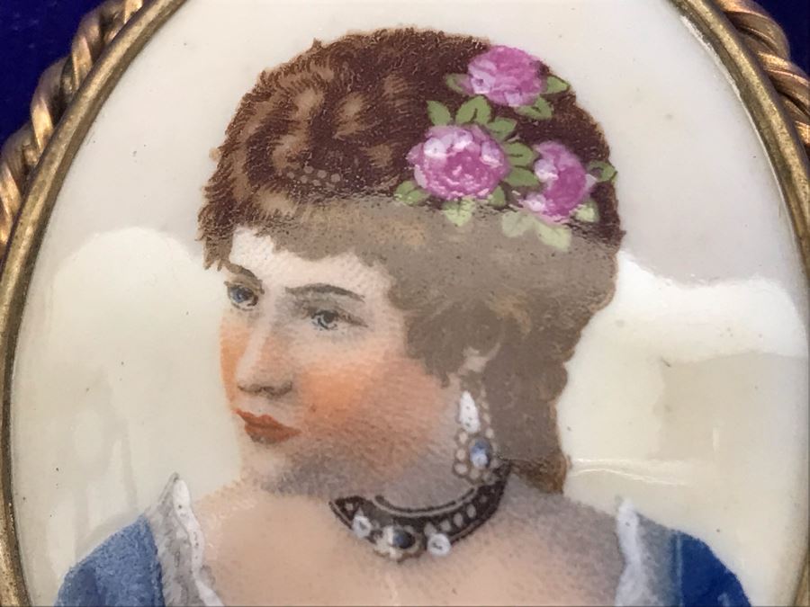 Vintage Viny Limoges France Hand Painted Porcelain Portrait Brooch Pin 2.25” X 1.75” [Photo 4]