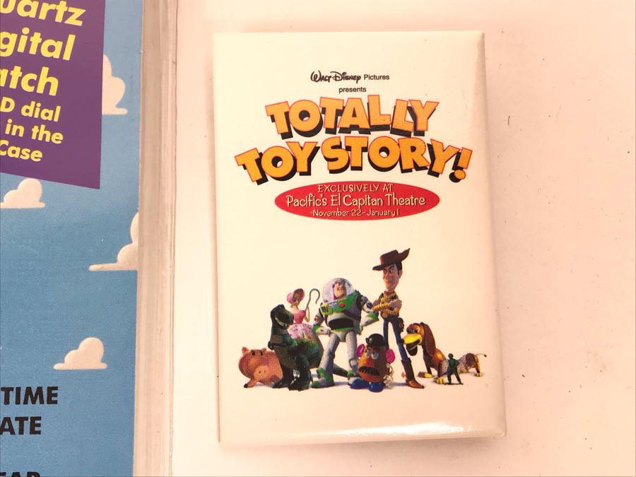 New Toy Story Buzz Lightyear Watch And (2) Original Walt Disney's Toy Story Movie Promotional Buttons From Pacific's El Capitan Theatre Nov 22 - Jan 1 [Photo 2]