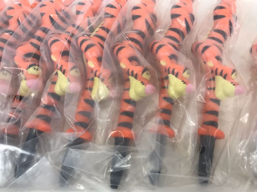 (9) Sealed Walt Disney Tigger Pens [Photo 2]