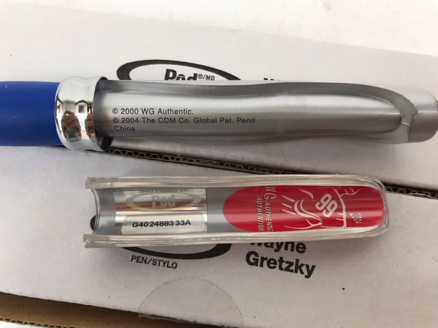 Pair Of Limited Edition Wayne Gretzky Pod Pens [Photo 9]
