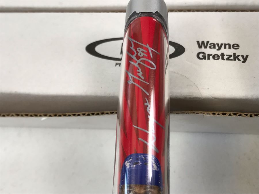 Pair Of Limited Edition Wayne Gretzky Pod Pens [Photo 3]