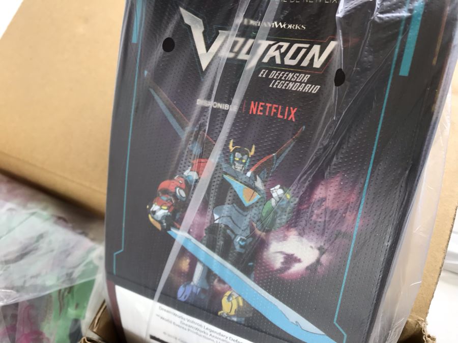 Box Loaded With Carl's Jr Voltron Mexico TV Show Promotional Happy Meal Toys - See Photos [Photo 7]
