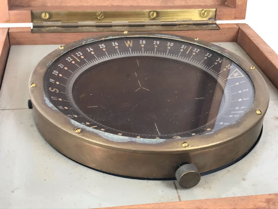 Vintage 1942 WWII Era Bendix Aviation Corporation Pioneer Instrument Navigation Compass - Long Period Bureau Of Aeronautics, U.S. NAVY Aircraft Compass With Wooden Case Box And Manual [Photo 5]