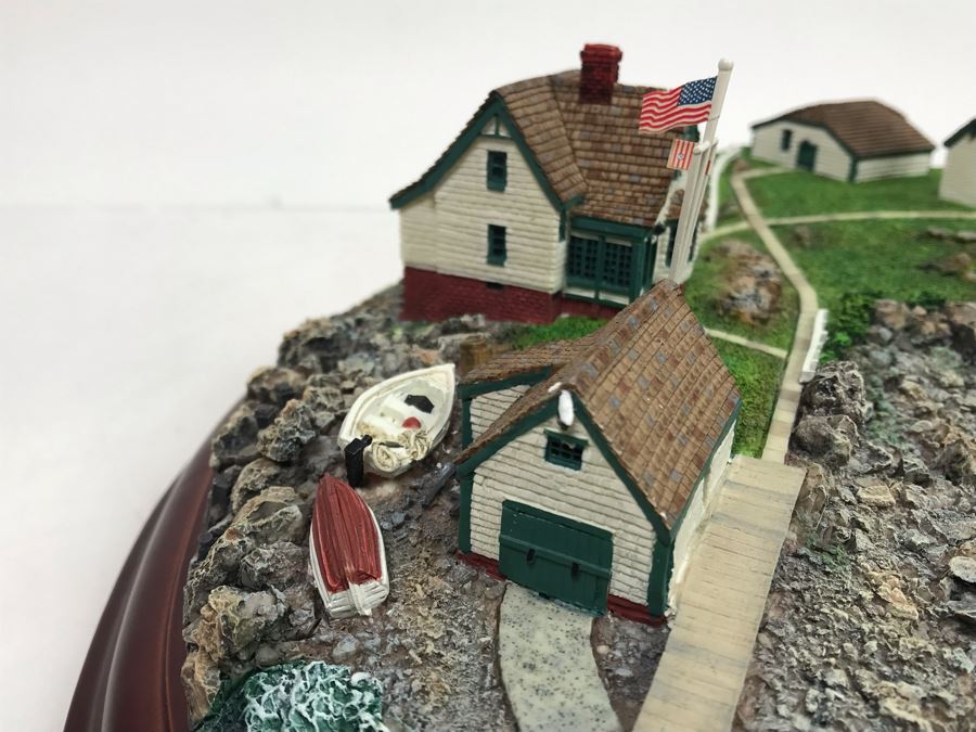 The Danbury Mint Boston Light Lighthouse Sculpture Figurine With Box [Photo 8]