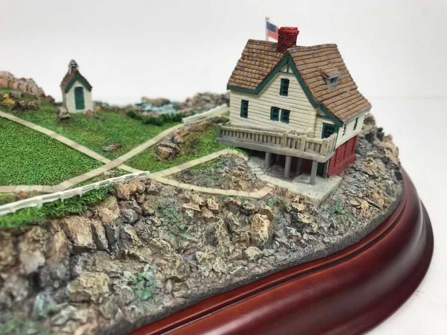 The Danbury Mint Boston Light Lighthouse Sculpture Figurine With Box [Photo 13]