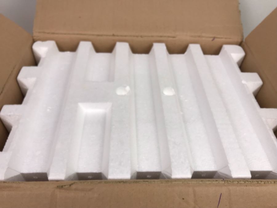 The Danbury Mint Boston Light Lighthouse Sculpture Figurine With Box [Photo 17]