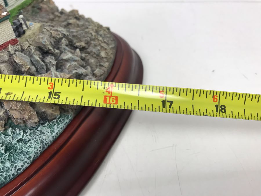 The Danbury Mint Boston Light Lighthouse Sculpture Figurine With Box [Photo 18]